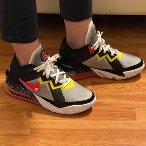 Womens labron nikes size 7